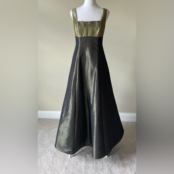 Alex Evenings Taffeta Two Pieces Green Petite Maxi Gown EUC - Picture 4 of 6